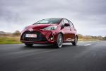 Toyota Yaris Hybrid 2017 года
